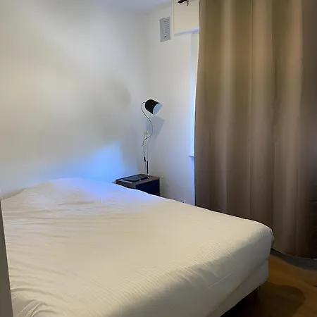 T2 A A 200m Du Tram 17 *